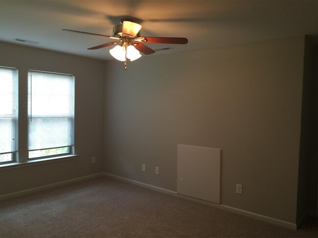 Photo - 1105 Metropolitan Dr