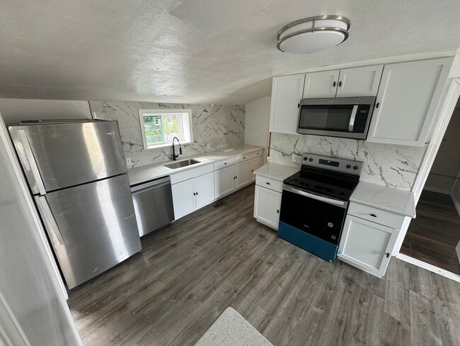 Building Photo - 847 Pearl St Unit 2