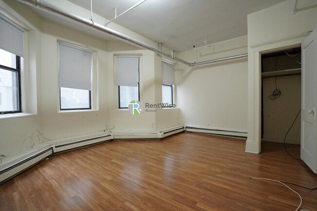 Building Photo - 1144 Commonwealth Ave Unit 0C