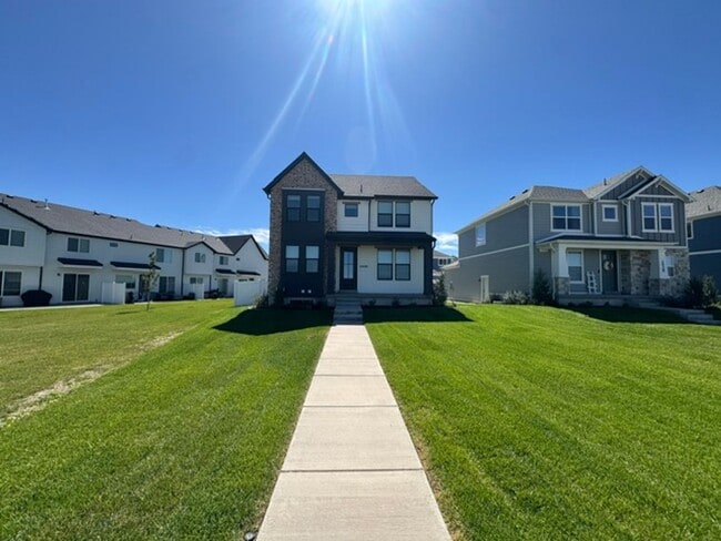 2808 W 2720 N