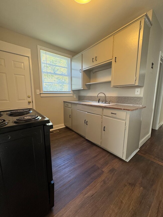 Photo - 1104 S 12th Ave