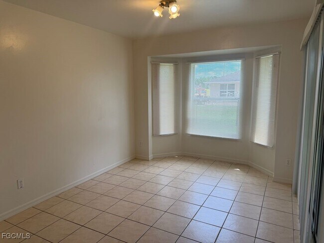 Photo - 1093 Countess Ave