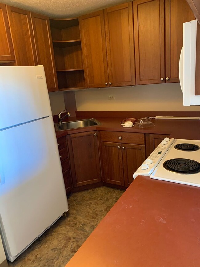 Photo - 2 Bedroom/1 Bath, 1 Parking Stall Unit in the Heart of Honolulu, Pet Friendly Unit 902