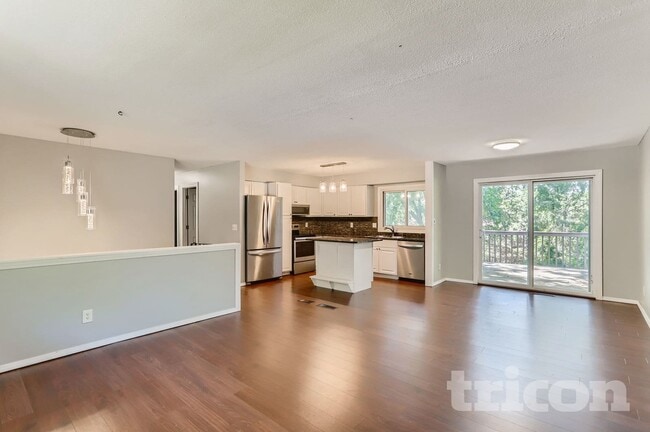 Photo - 6865 Buckingham Rd