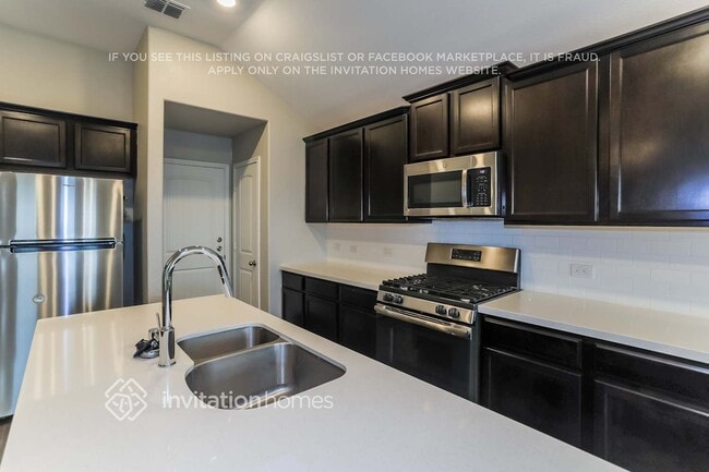 Photo - 441 Pollyann Trl