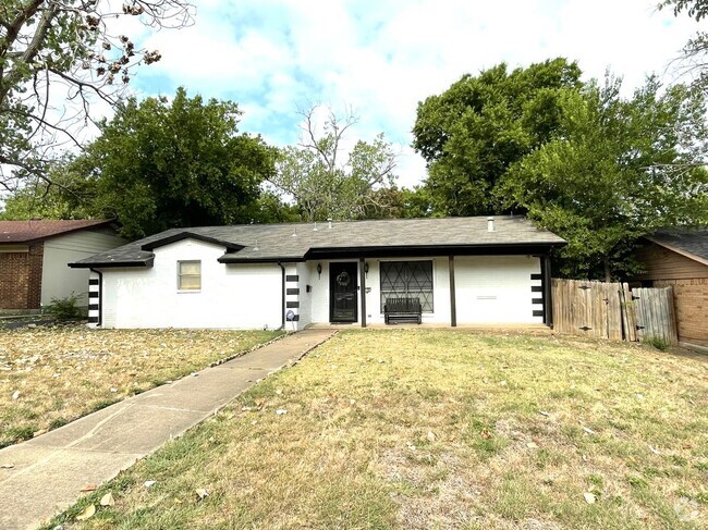 Building Photo - 709 Blue Grass Dr Rental