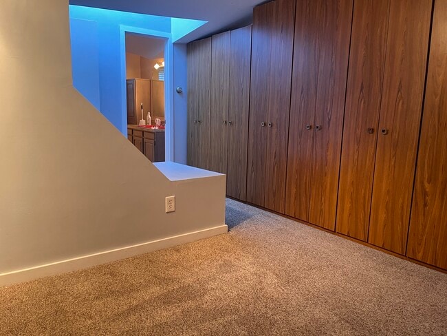3rd story main bdrm & bath - 53 Bleecker St