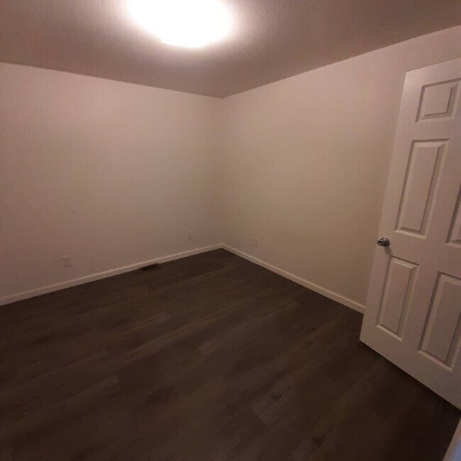 Photo - 104 E Main St