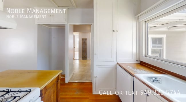 Photo - 325 N Harwood St