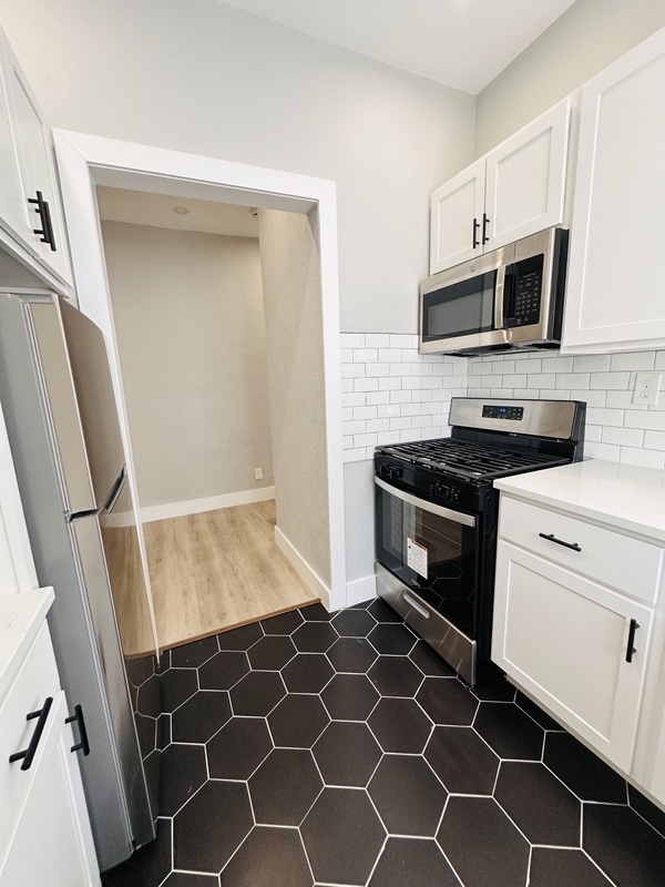 Building Photo - 2738 Riverside Ave Rental