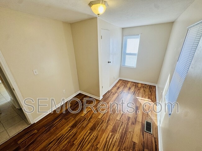 Photo - 335 Edgewood Rd