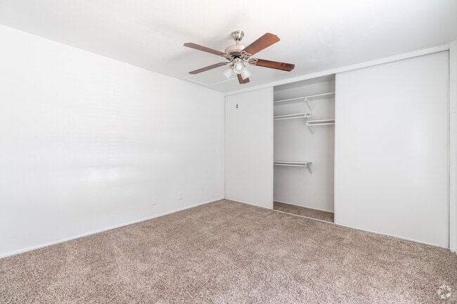 2BR, 1.5BA - 1,065SF - Living Room