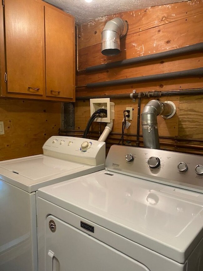 Photo - Student House, 8/1 academic lease (10 months)