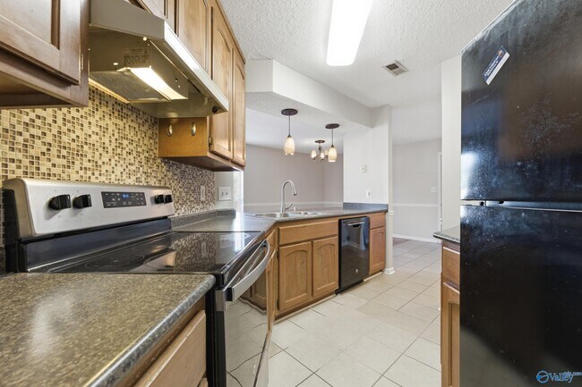 Photo - 2504 Reabok Cir SW