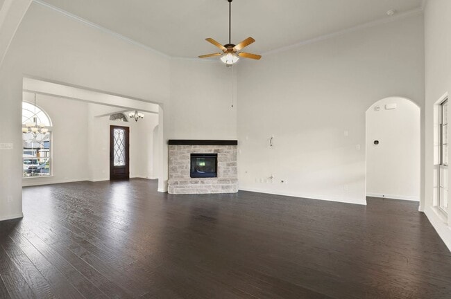 Photo - 601 Winslow Ln