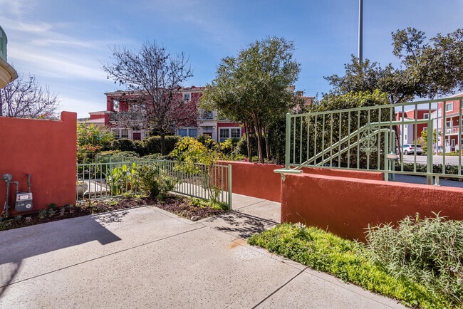 Photo - 903 Lawrence Dr Unit 903 Lawrence