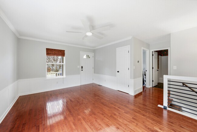 Photo - 574 Pugsley St