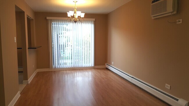 Photo - 10440 Mason Ave Unidad 202