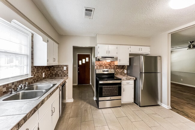 Photo - 3928 Croydon Rd