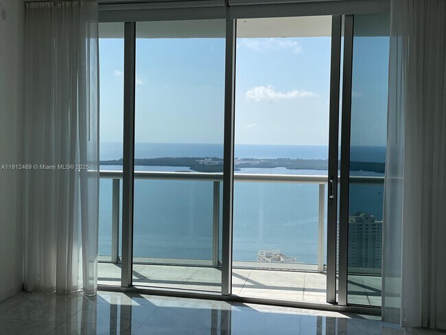 Photo - 475 Brickell Ave Unit 5107