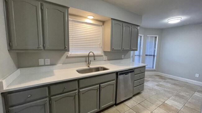 Photo - 2217 Roman Ct