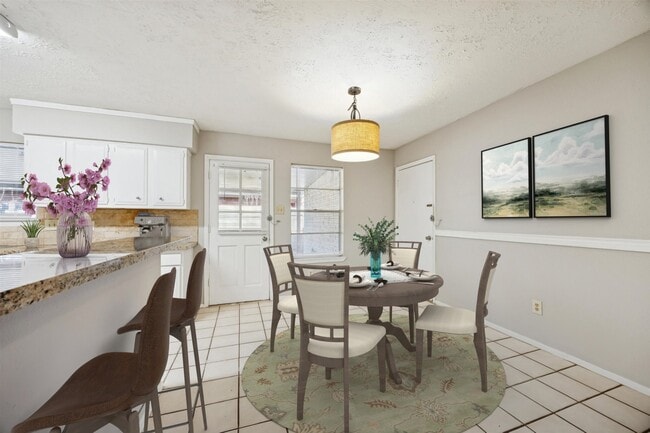 Photo - 7323 Wovenwood Ln