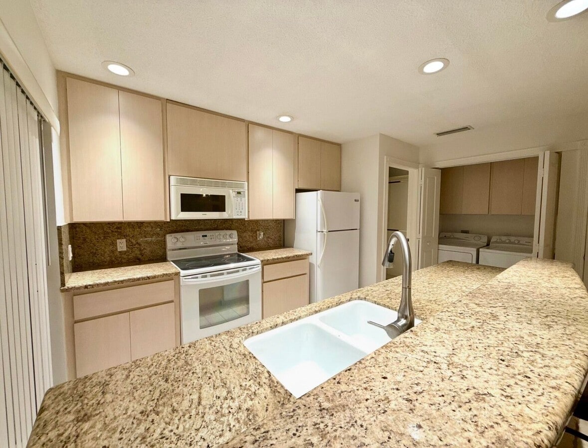 Photo - 304 Sun Terrace Ct