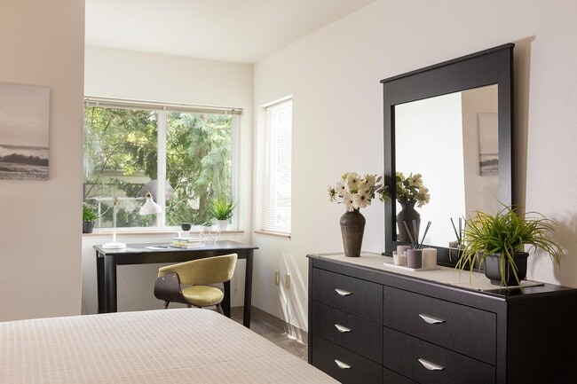 Photo - Goose Hollow Plaza