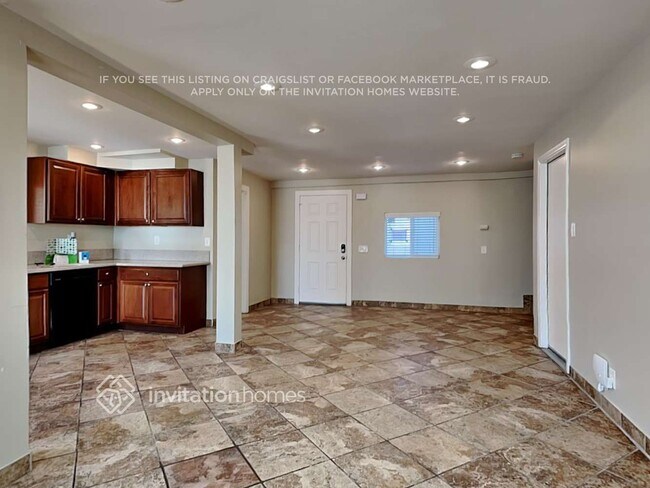 Photo - 1031 W 12th St