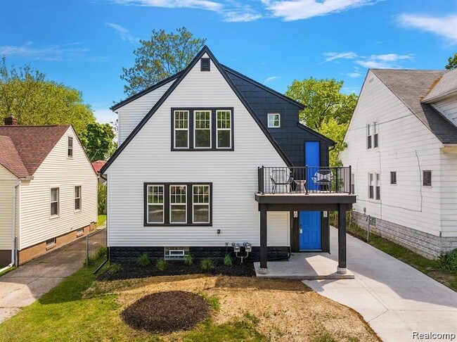 Photo - 310 E Harry Ave