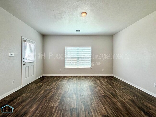 Photo - 10950 Chippewa Trce