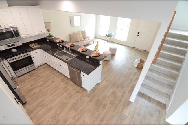 Photo - 2201 Naomi St