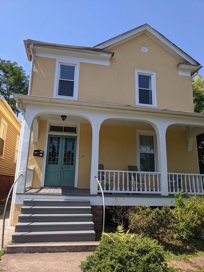 Lovely, updated apt in Belmont house - 700 Hinton Ave Unit C