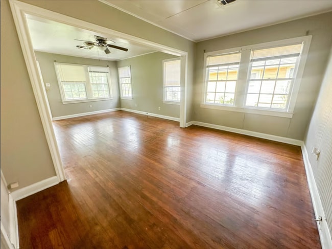 Photo - 5070 Wilshire St