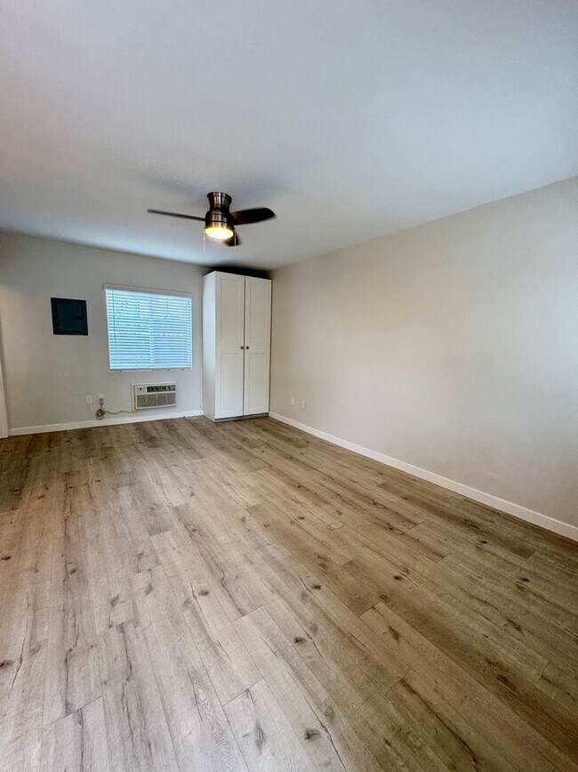 Photo - 613 S Prairie Avenue