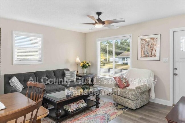 Photo - 604 Church St