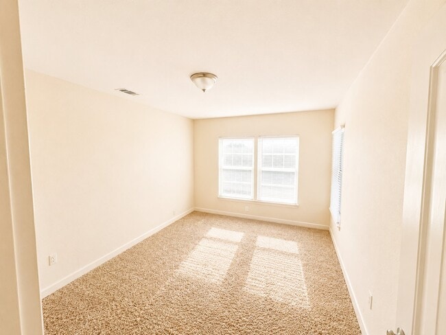 Photo - 125 N McEntire Ct