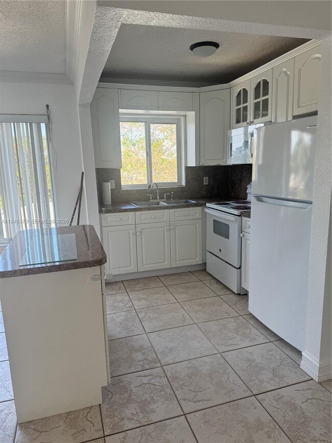 Photo - 7910 Taft St Unit 309