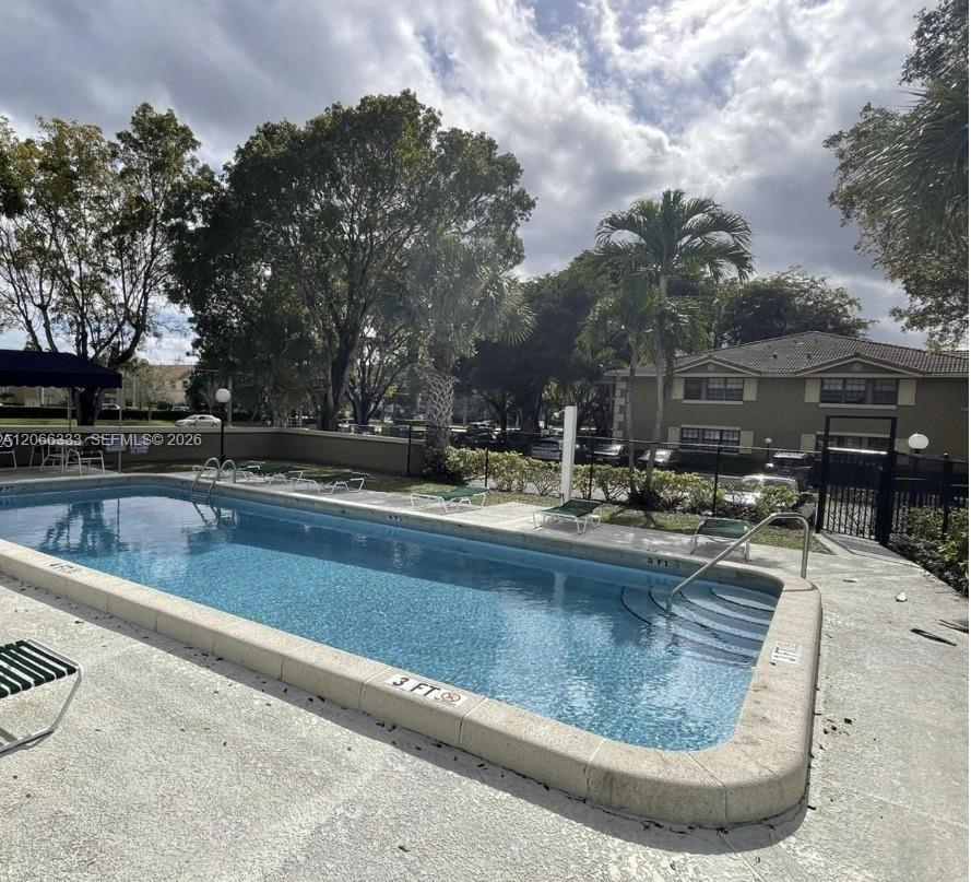 Photo - 2596 Riverside Dr Unit 2596