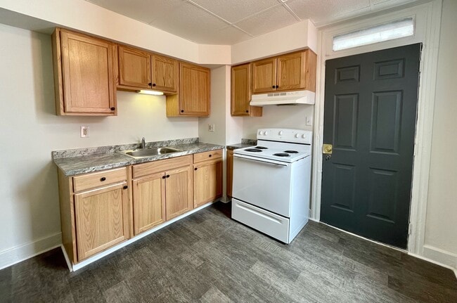 Building Photo - 817 E Philadelphia St Unit 2 Rental