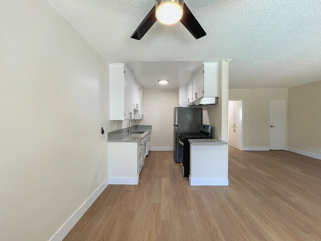 3942 Stevely Ave