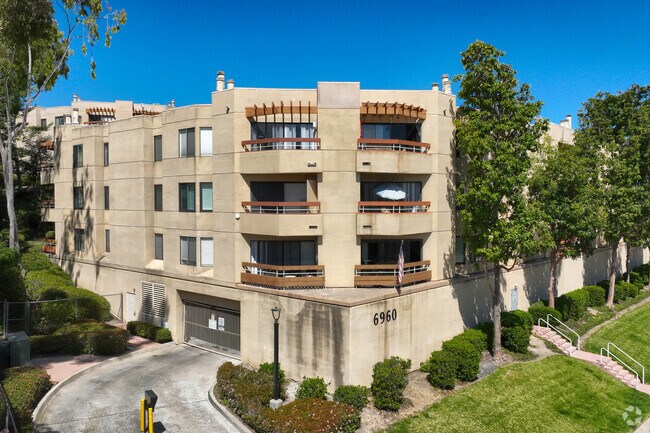 6960 Golfcrest Dr - Lomas Del Cerro Apartments