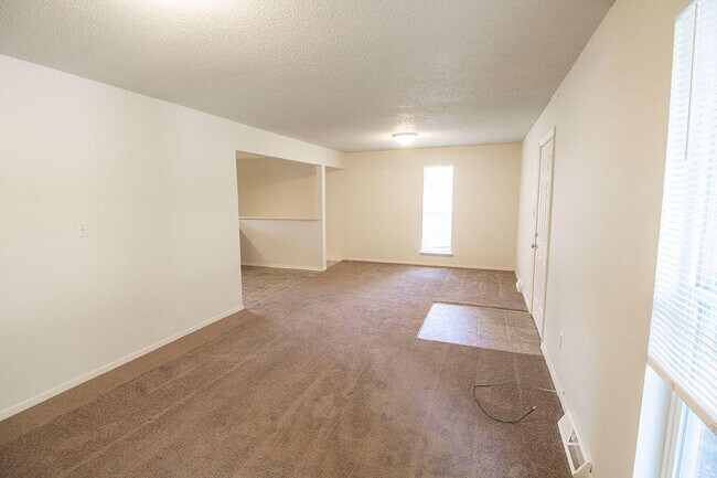 Photo - 210 Wheaton Ct