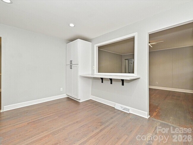 Photo - 3430 Rea Rd