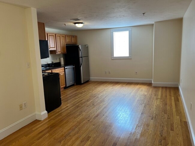 Photo - 144 Washington St Unit 7