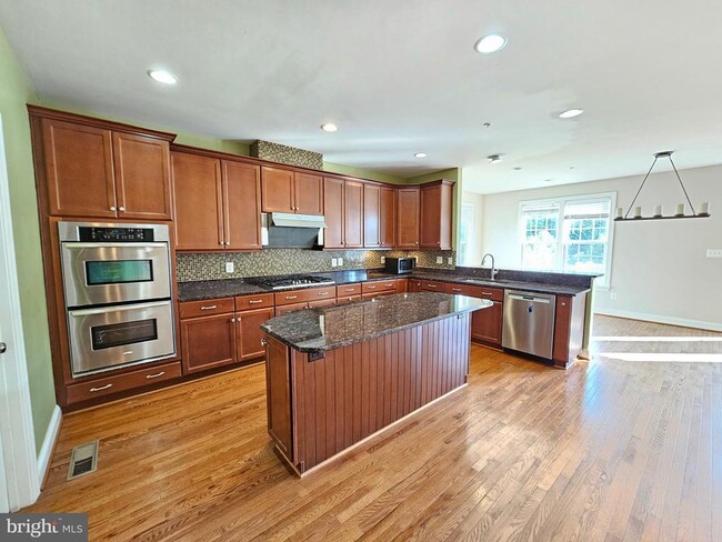 Photo - 9609 Bothwell Ln
