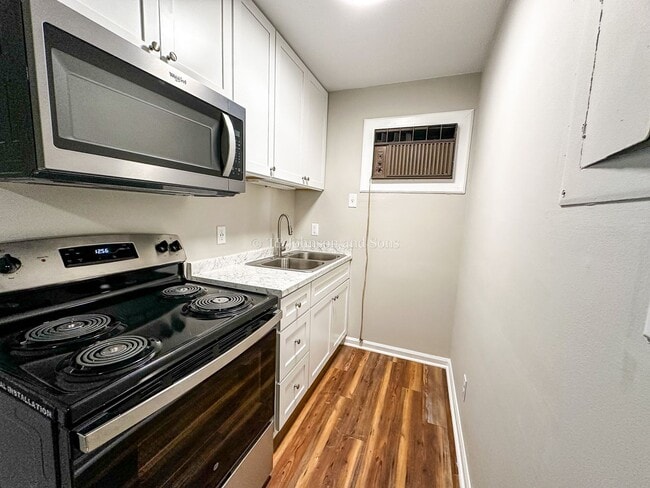 Photo - Summit St Apartments