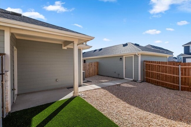 Photo - 2510 Ophelia Levi Ln