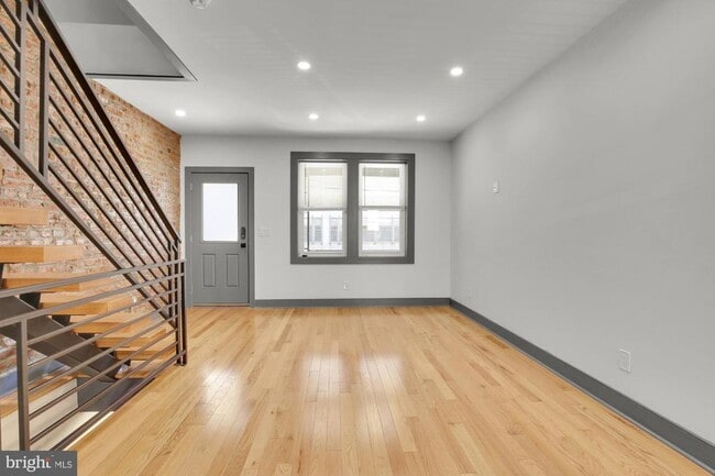 Building Photo - 2619 W Thompson St Rental
