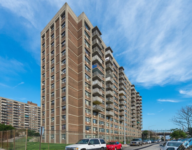 Photo - Bay Towers II